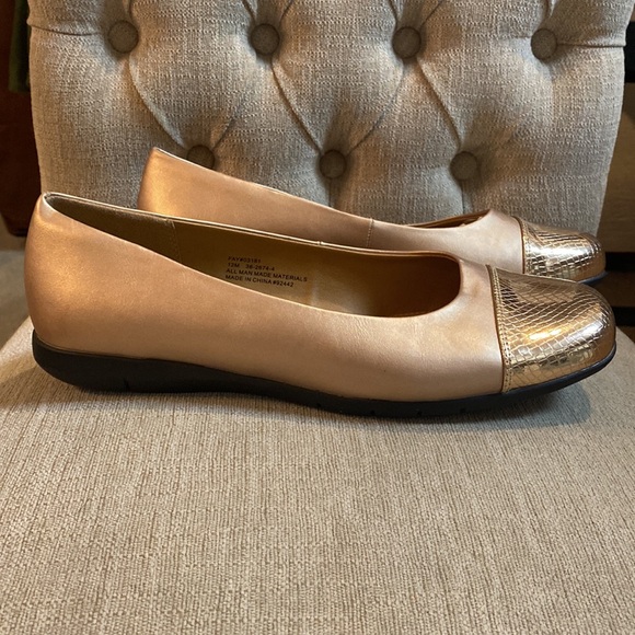 Comfortview NEW Gold Metallic Round Toe Size 12 Women’s Loafers - Picture 10 of 16